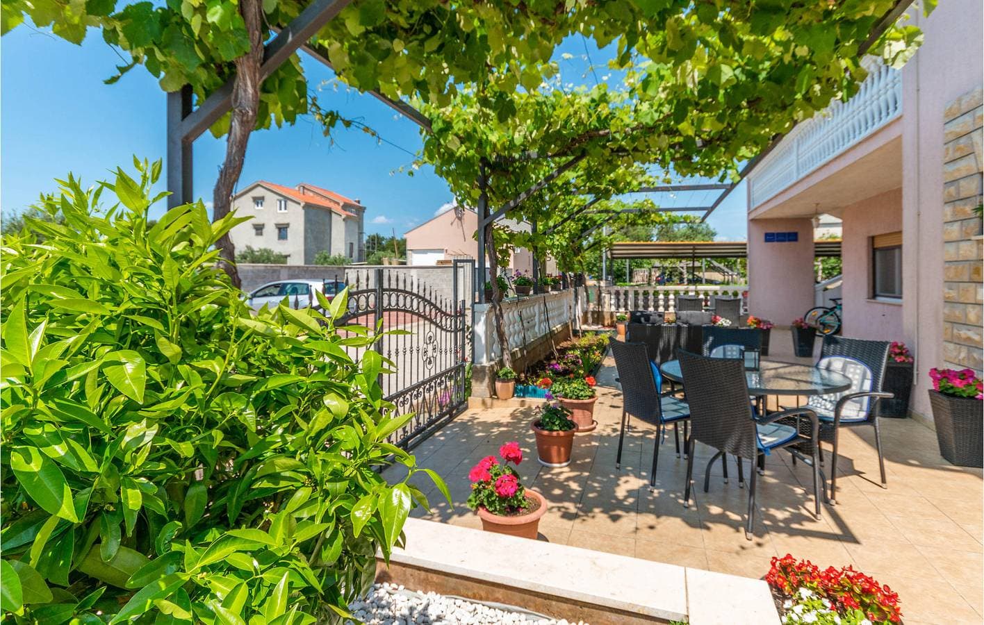 Foto 3 von 30: Charmantes Apartment mit Terrasse, WLAN und Strandzugang in 2 km Entfernung