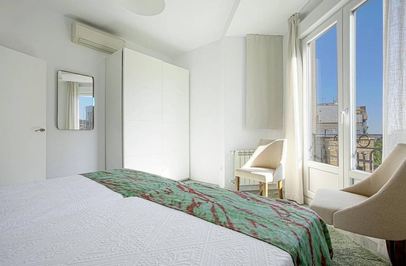 Foto 8 von 16: Exclusive 3Bd Apartment near Reina Sofia Museum. Reina Sofia II