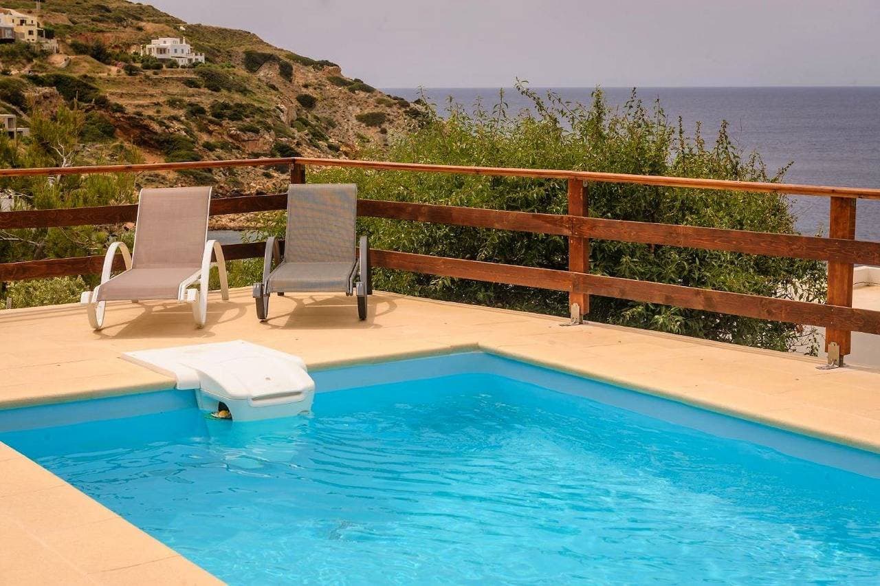 Foto 4 von 58: Schöne Villa mit Pool direkt am Meer, Wifi, 8 Pers. | Syros, Kykladen