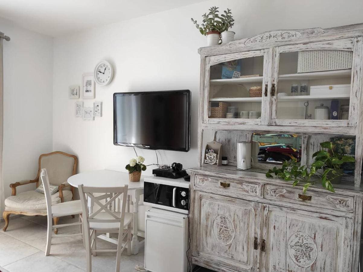 Suite parentale de charme climatisée dans rez-de-villa 1
