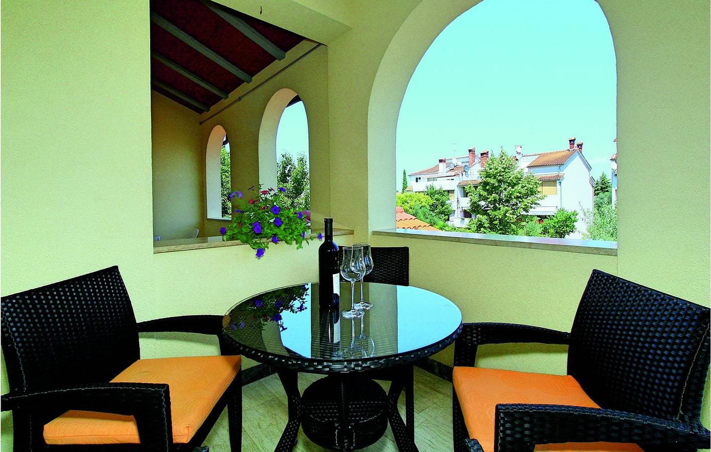 Foto 6 von 27: Gemütliche 1-Zimmer-Wohnung mit Terrasse, WLAN und Parkplatz – 800 m vom Strand entfernt