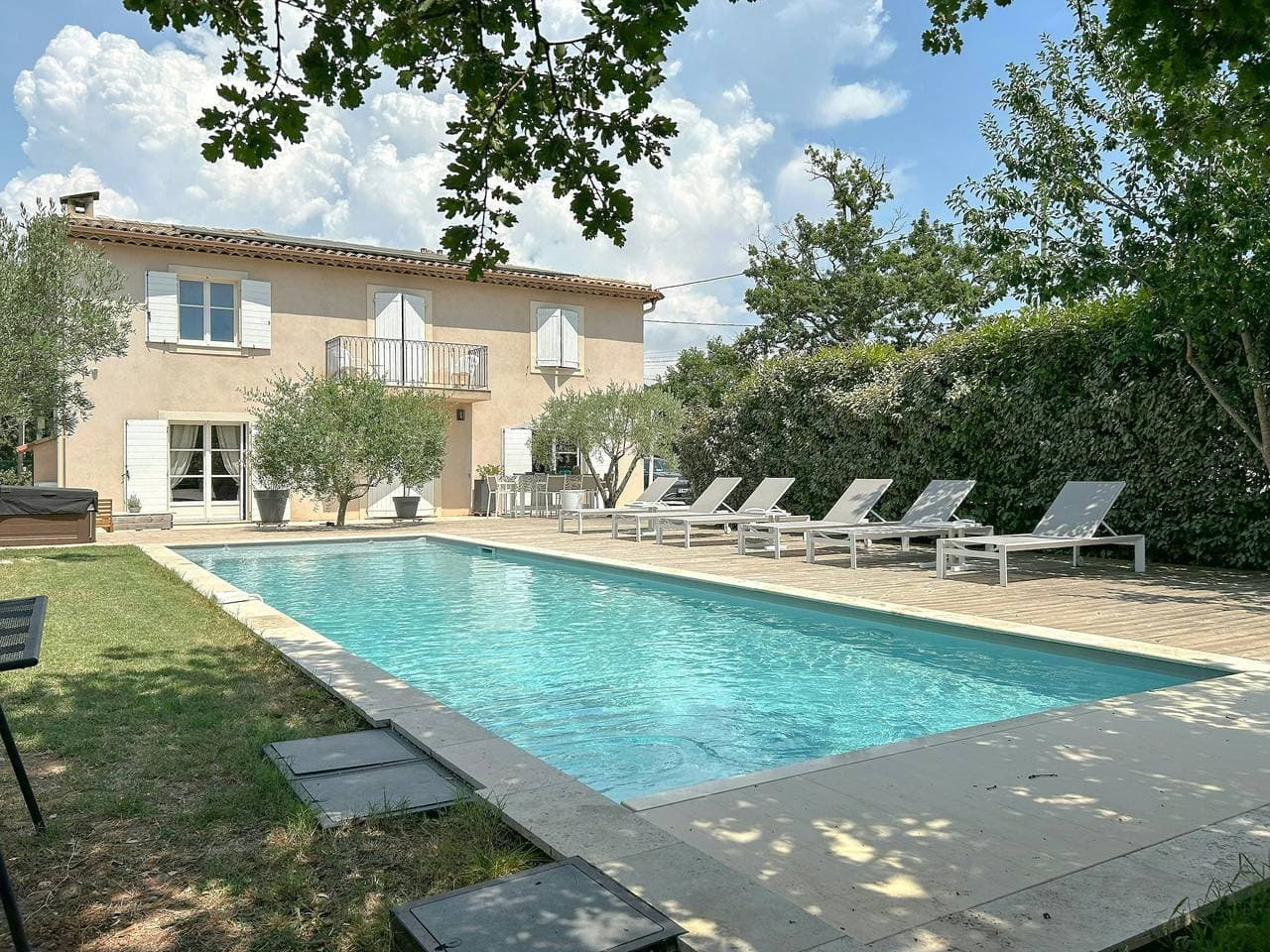 Moderne Bastide am Rande des provenzalischen Waldes 1