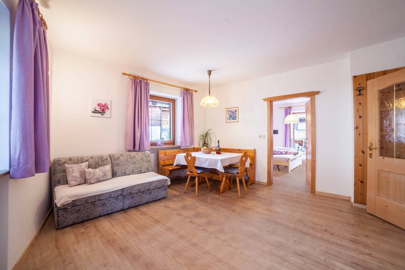 Foto 4 von 23: Ferienwohnung 'Sonnenparadies 3' mit Bergblick, WLAN & Garten