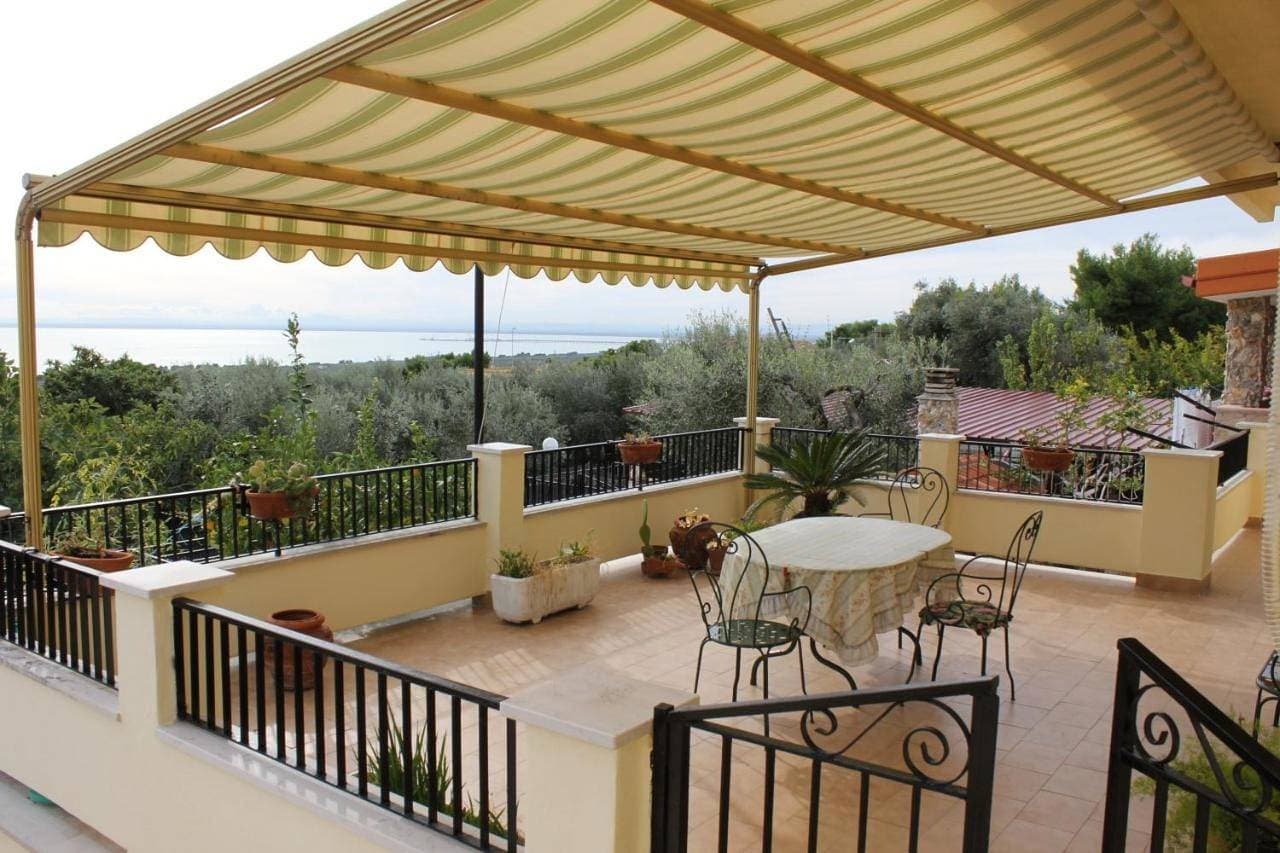 Home with amazing view 1