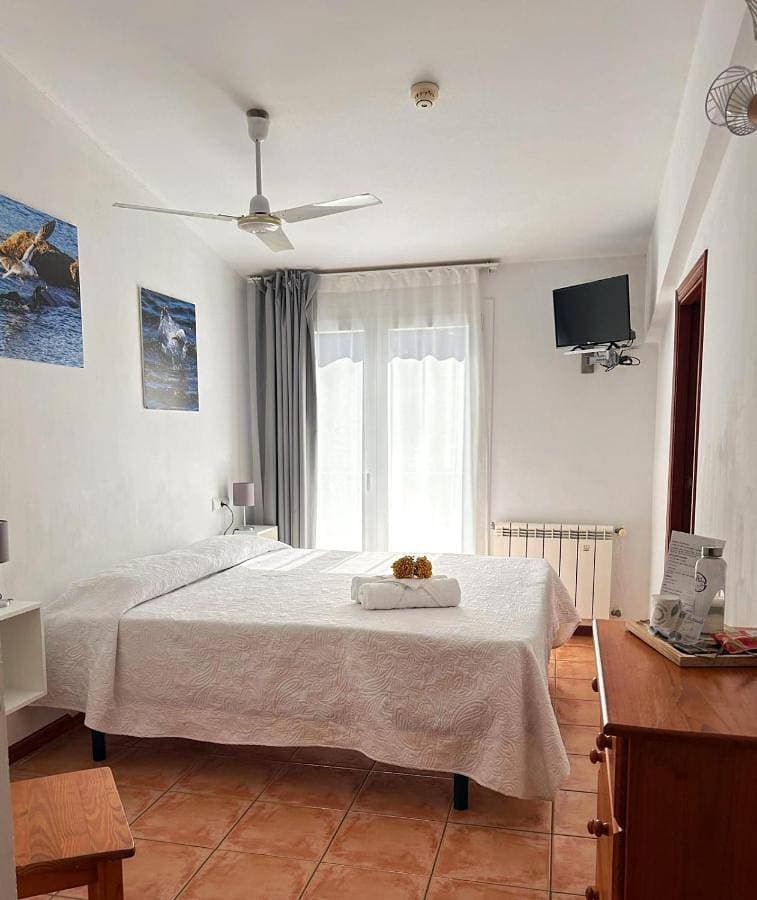 Foto 5 von 8: Double Room with Private Bathroom