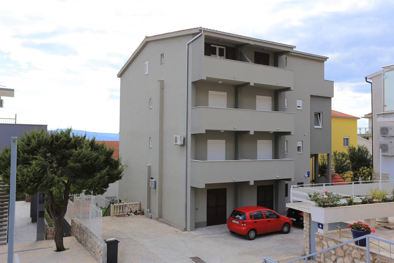 Foto 4 von 24: 1-Zimmer-Ferienwohnung mit Terrasse und Meerblick Nemira, Omis A-17039-a