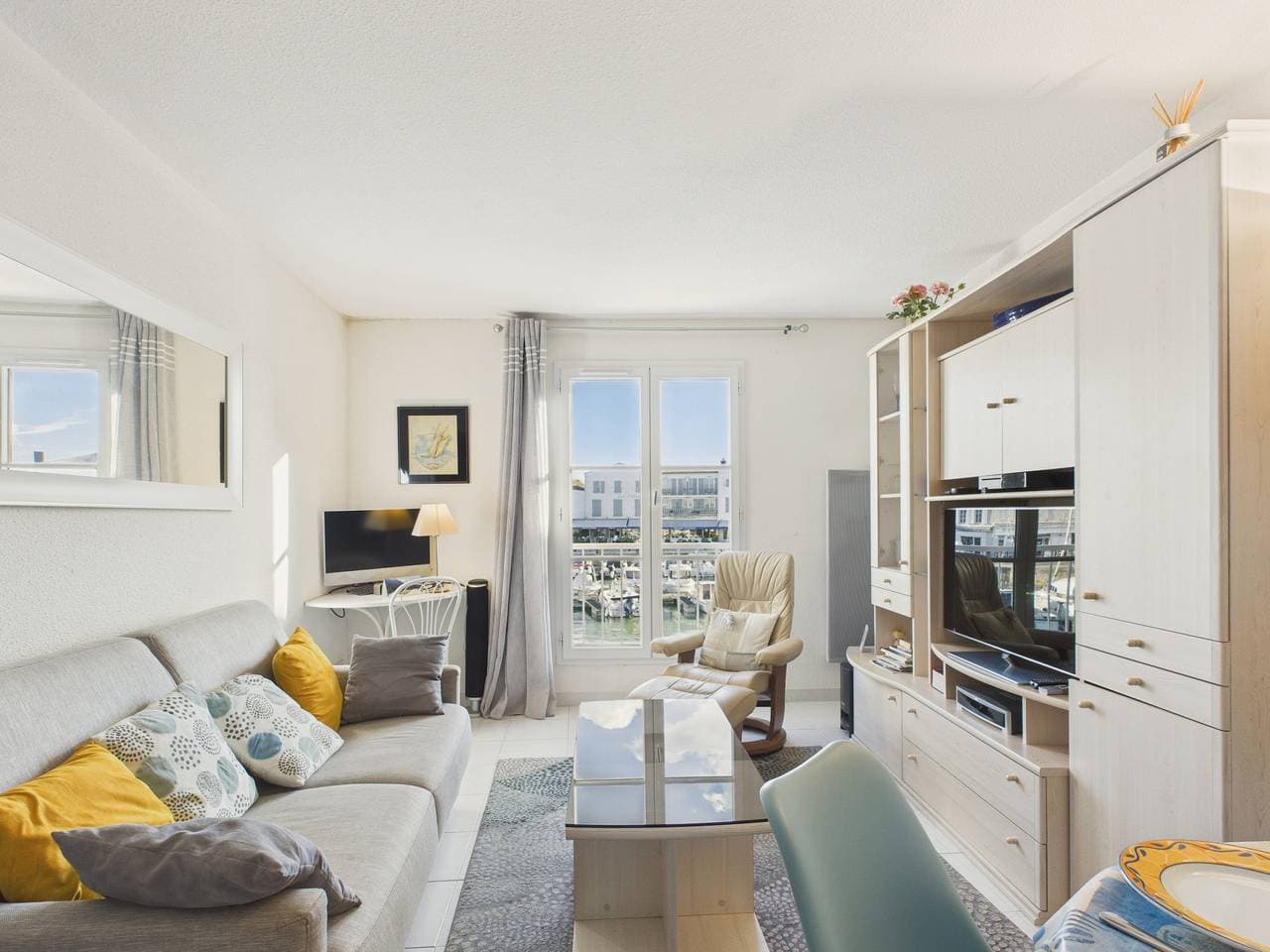 Stopover for two in the heart of the Ile de Ré 1