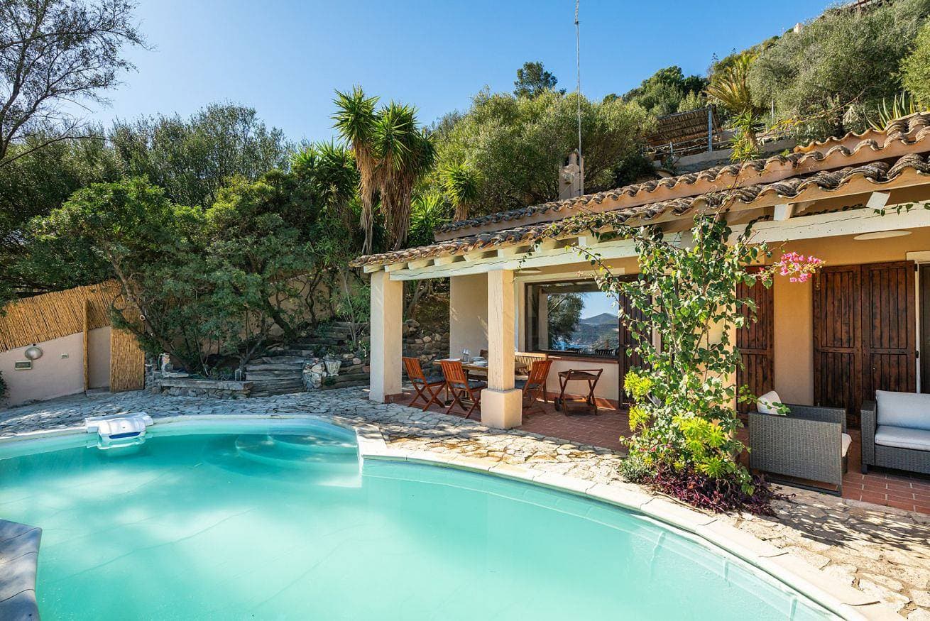 Foto 9 von 42: Ferienhaus für 6 Personen mit Pool