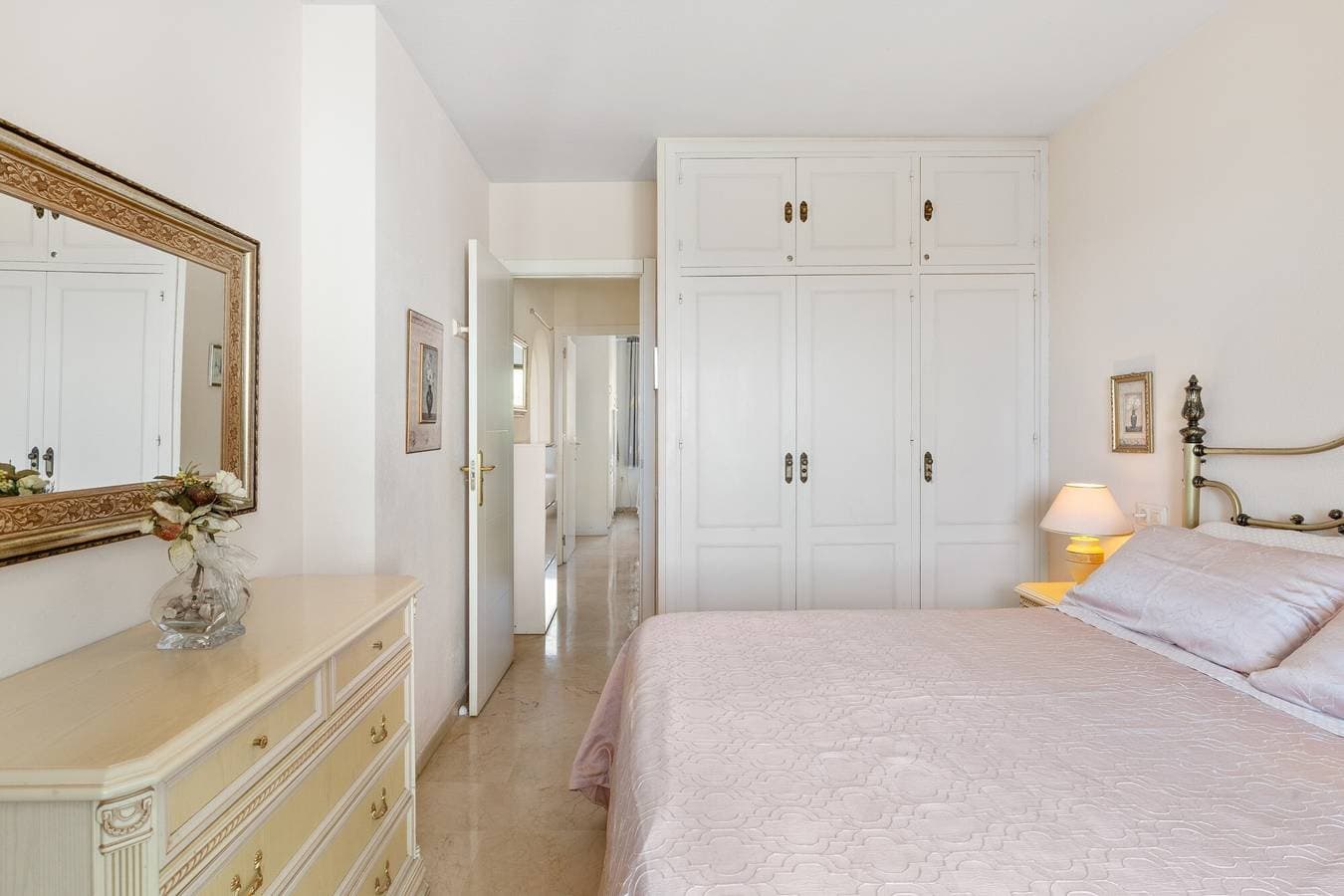 Foto 12 von 22: Apartment 'Frente Al Mar Mijas' mit Meerblick, Gemeinschaftspool und WLAN