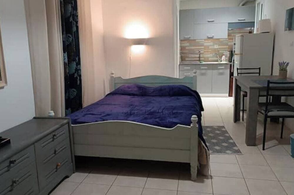 Foto 8 von 27: Lovely apartment with balcony in Saronida