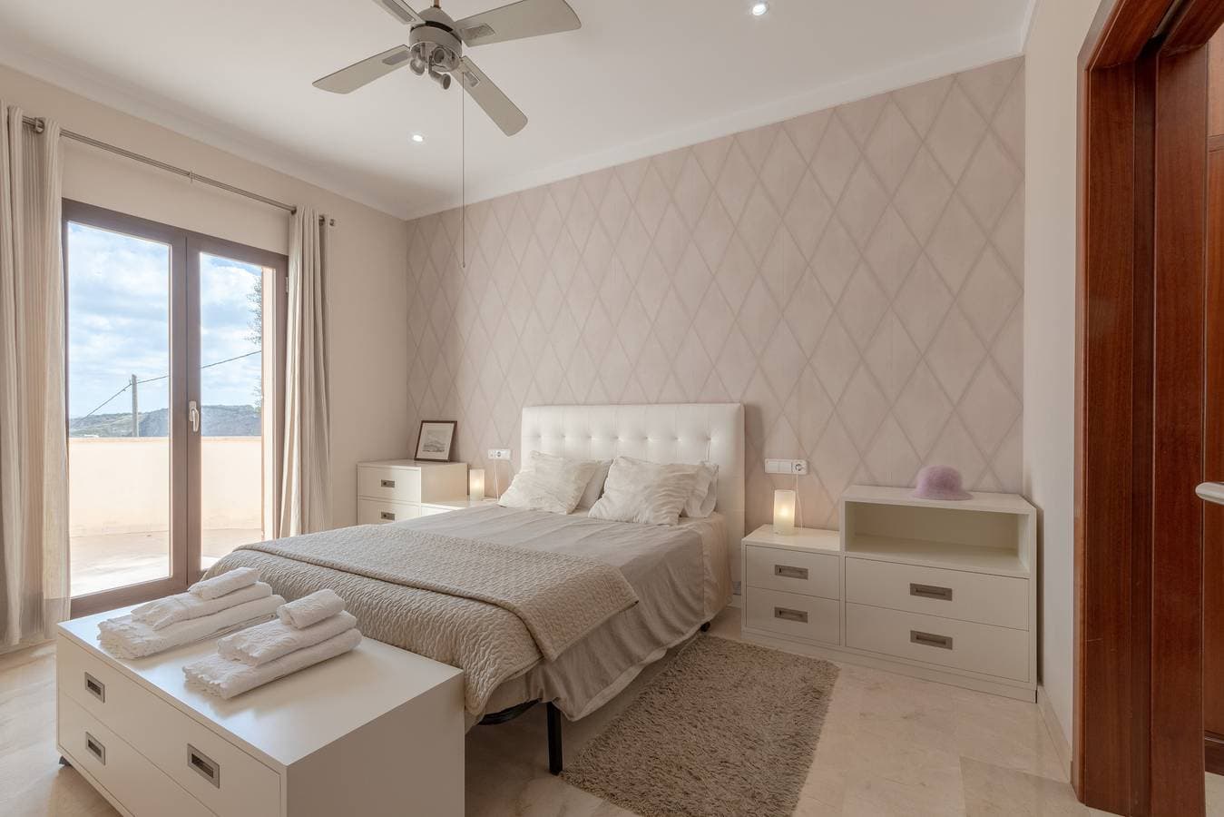 Foto 13 von 27: Villa für 8 Personen mit Balkon