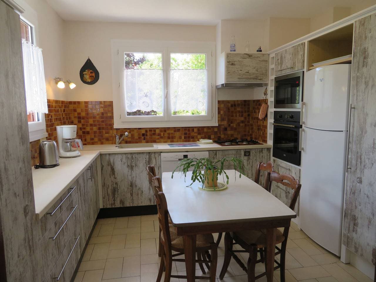 Foto 2 von 36: Unabhängiges Haus 5 Schlafzimmer mit Garten - Haustiere Willkommen