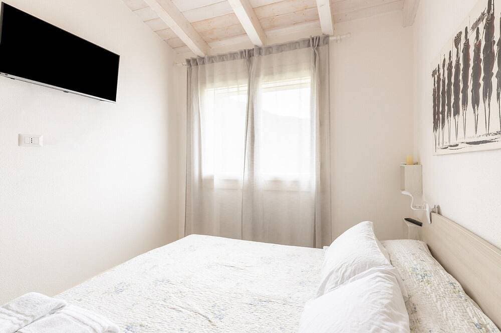 Foto 4 von 30: Dachgeschoss mit Terrasse und Schwimmbad