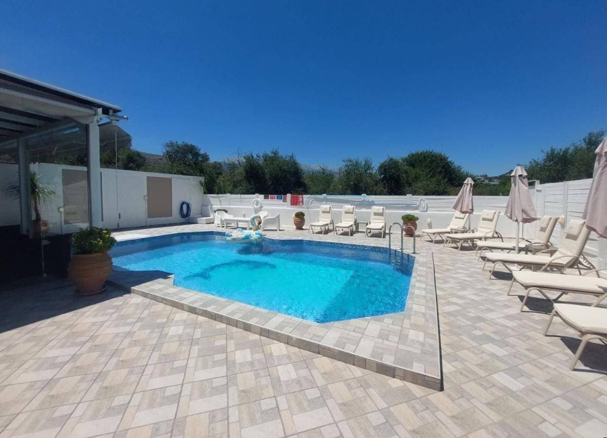 Foto 4 von 20: Villa with Private Pool