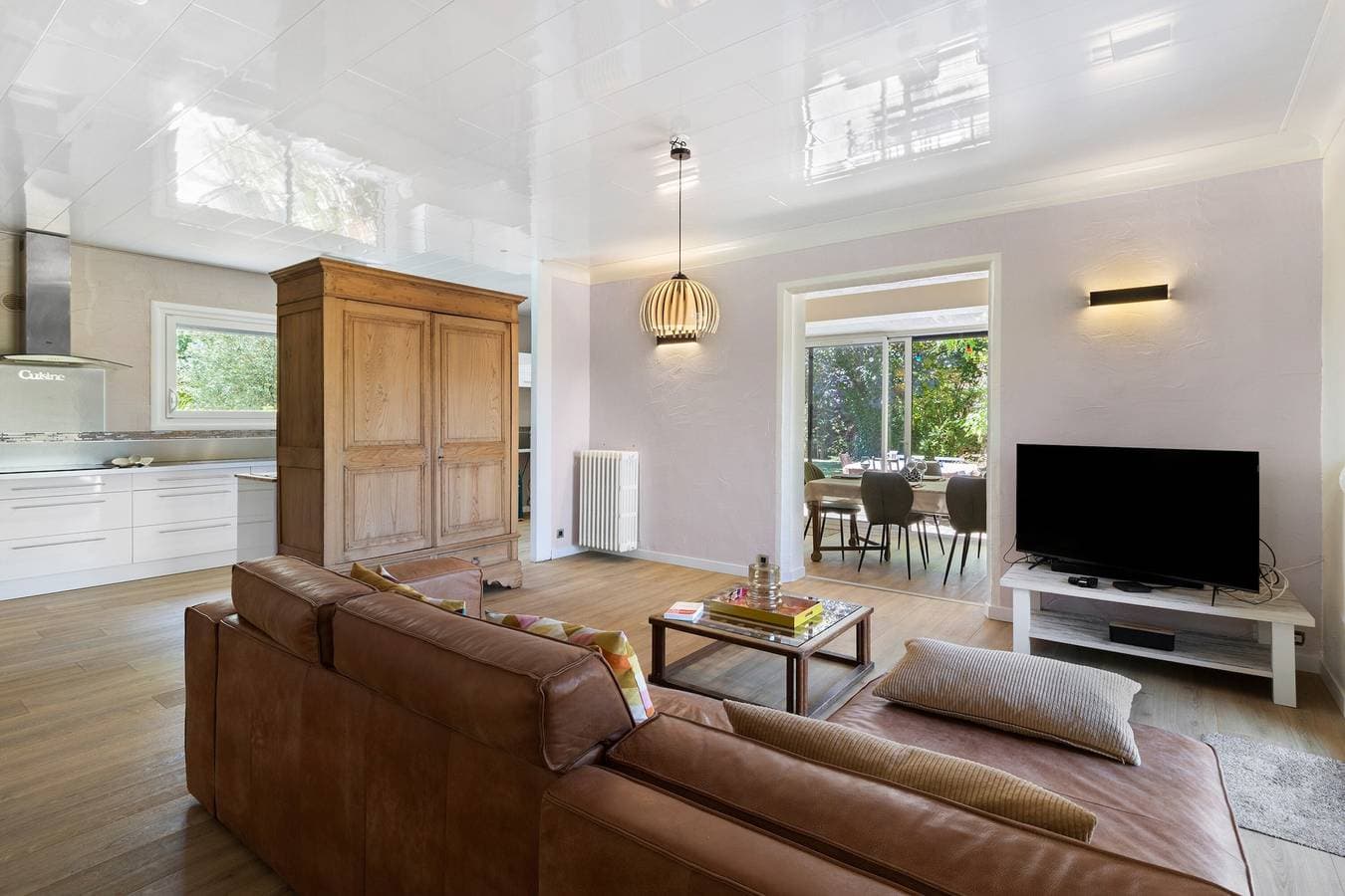 Foto 7 von 36: Ferienhaus Le Triton de Bergerac – Moderne Villa mit Pool und großem, bewaldetem Park