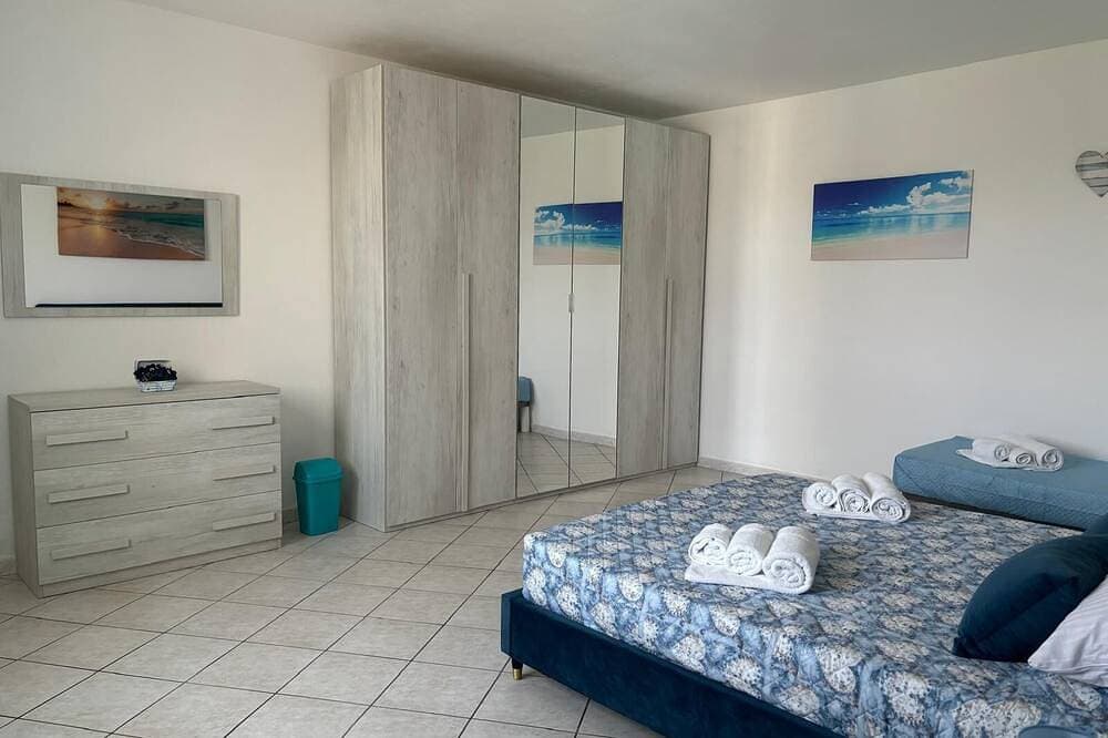 Foto 3 von 30: Villa surrounded by greenery nestled on the hillside