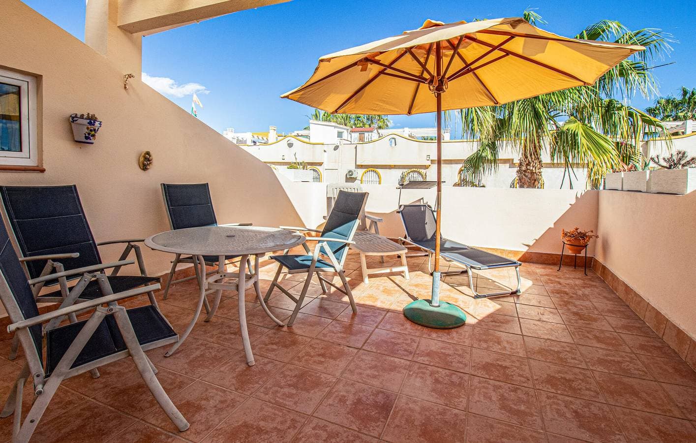 Foto 4 von 15: Gemütliches Apartment mit AC, Parkplatz, Terrasse und WiFi - 2,5 km zum Strand