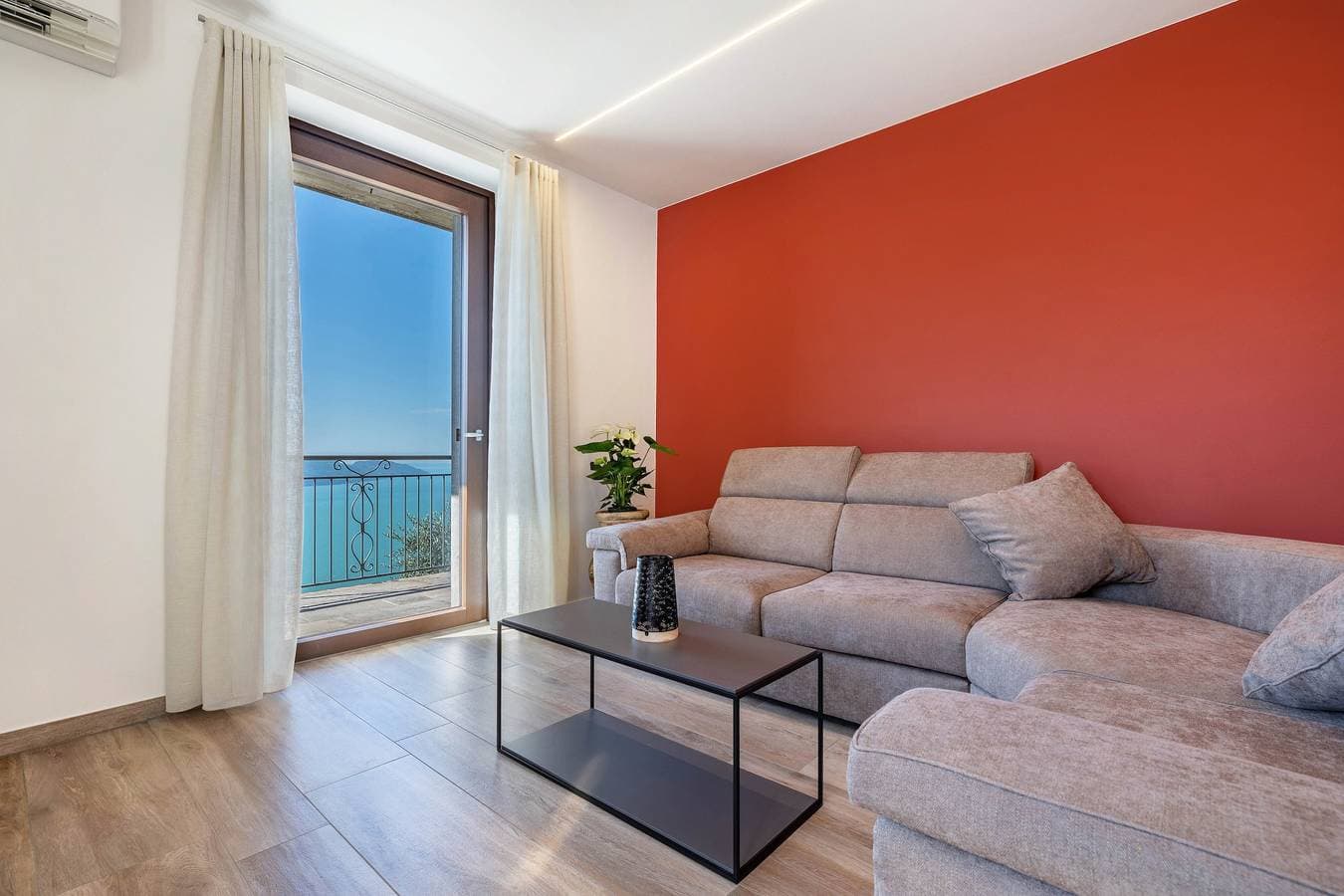 Foto 6 von 31: Ferienwohnung "Il Cinque" mit Seeblick, Gemeinschaftspool und WLAN