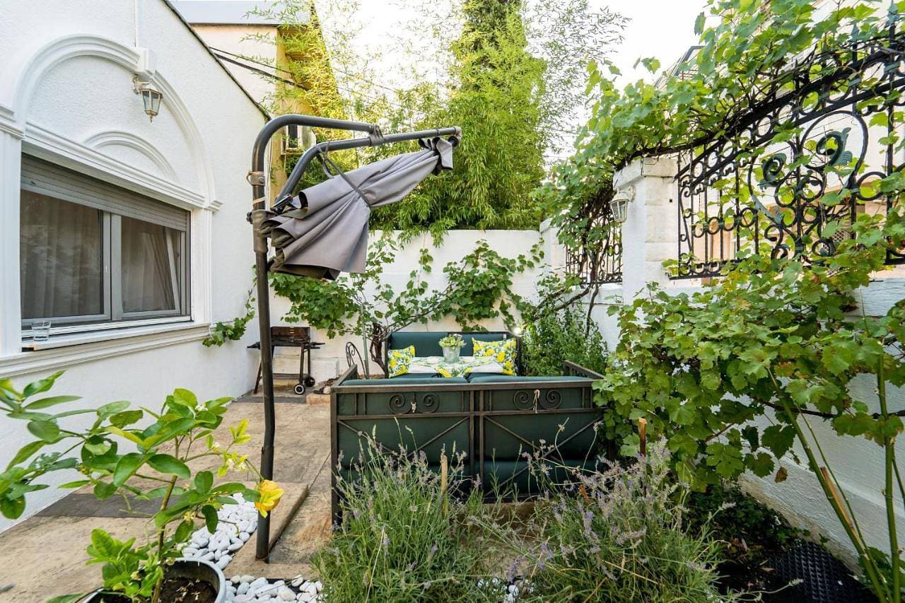 Foto 6 von 53: Two-Bedroom Villa with Garden View