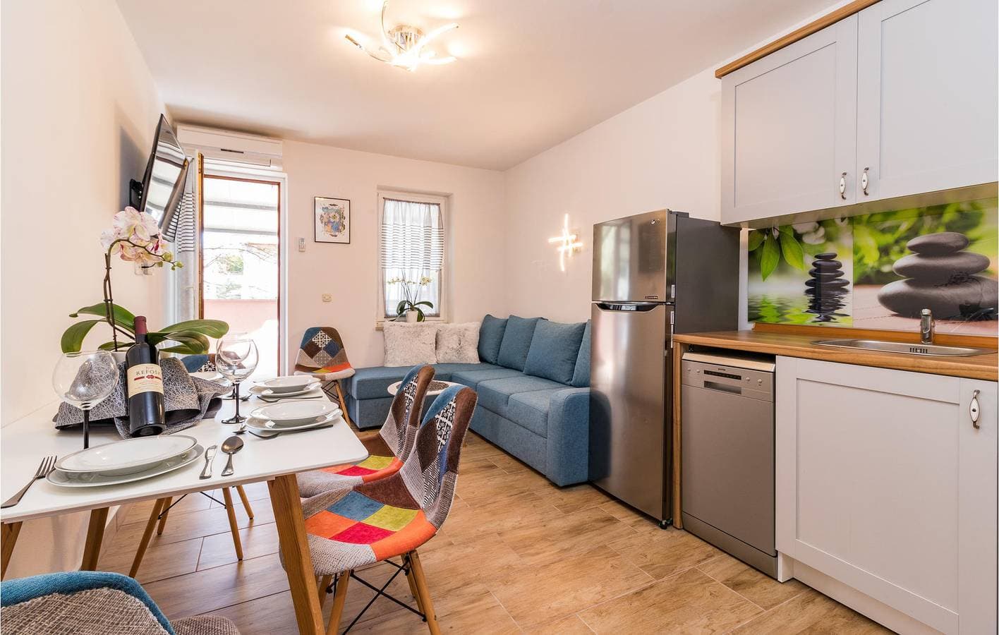 Foto 11 von 24: Urlaub am Meer: Gemütliche Ferienwohnung mit Pool, Terrasse und WLAN