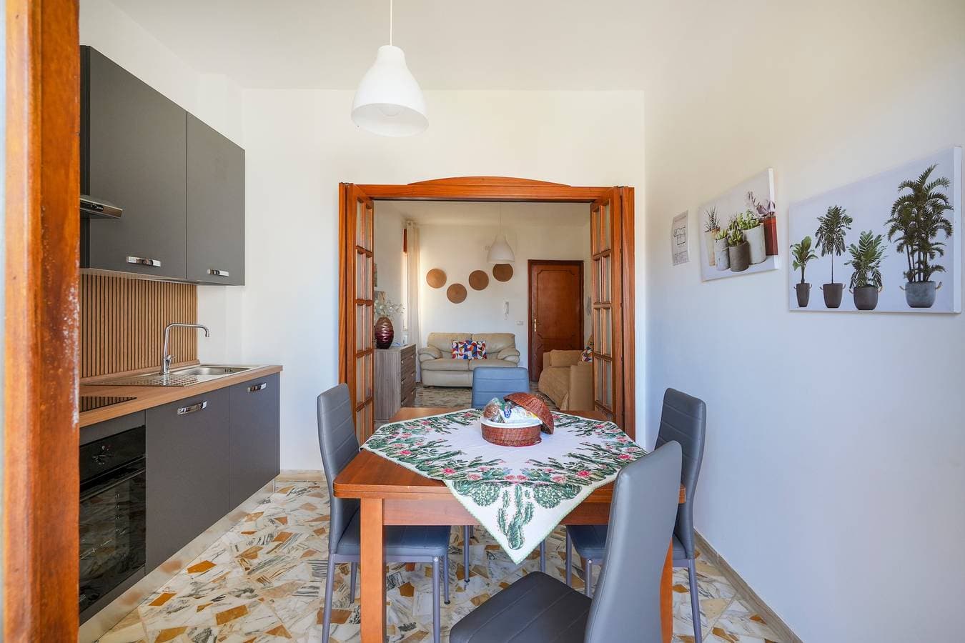 Foto 13 von 22: Zimmer 'Casa Merlino - Matrimoniale' mit Balkon, WLAN und Klimaanlage