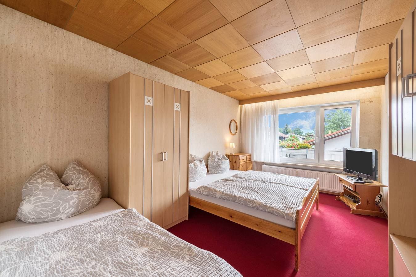 Foto 6 von 15: Gemütliche Ferienwohnung Ferienhaus "Schild" mit Garten & Bergblick