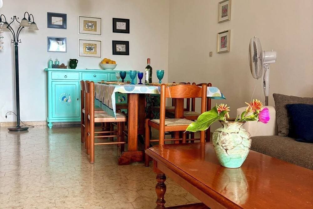 Foto 10 von 30: Villa with Beautiful Private Garden & Breathtaking Sea View