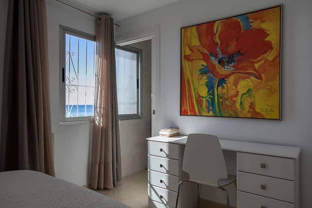 Foto 10 von 30: Beach Front Apartment \"Oden 2\" mit einem halbprivaten Strand in Altea, Spanien