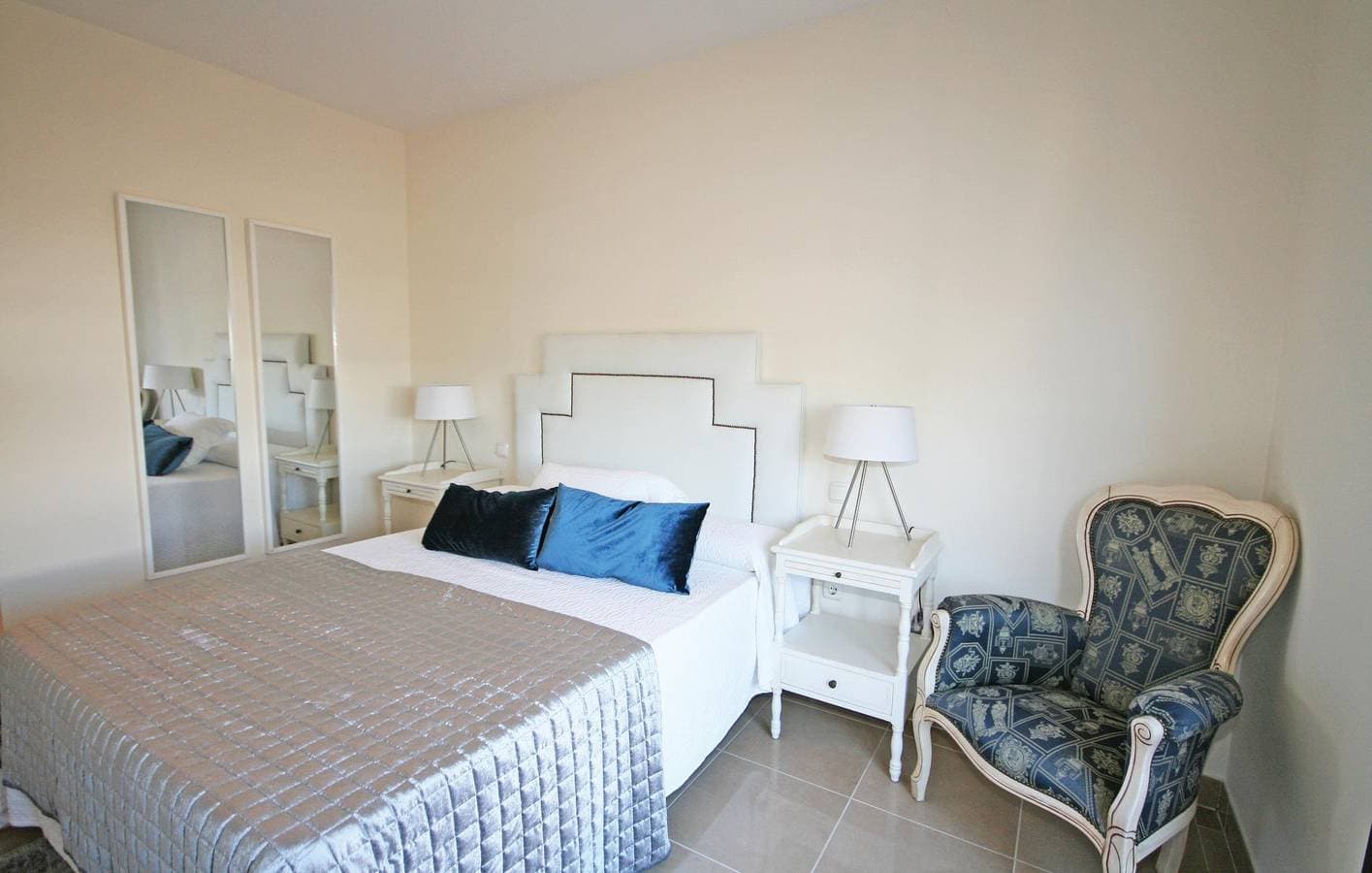 Foto 11 von 24: Apartment mit Meerblick, Pool und Parkplatz