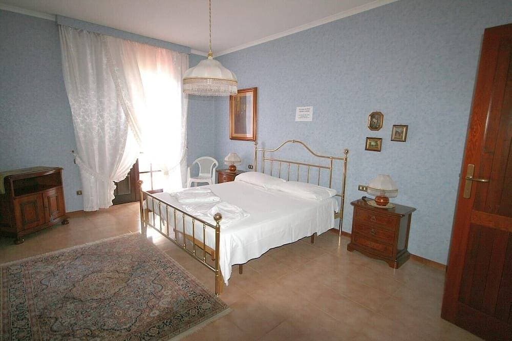 Foto 3 von 21: Villa Trapezio with private pool and tennis court