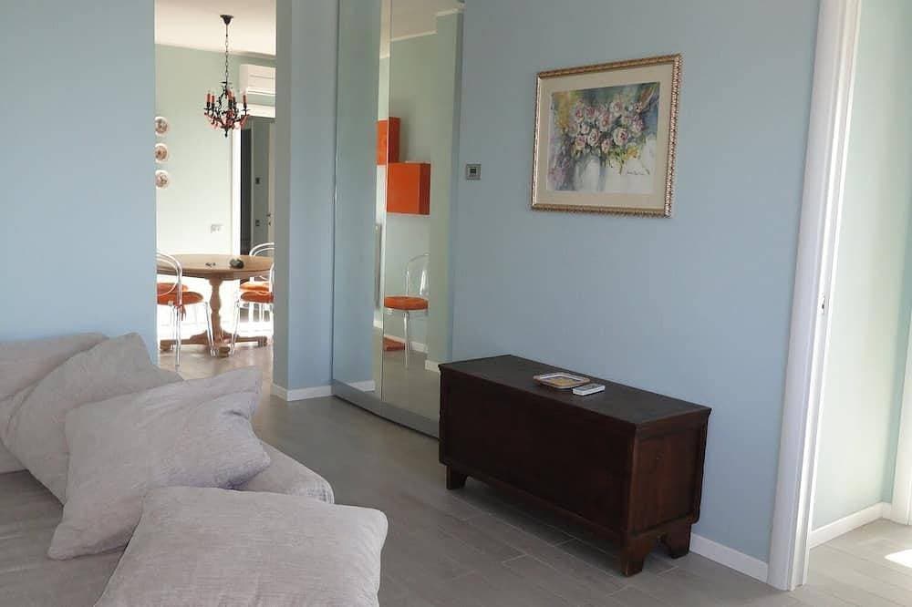 Foto 12 von 30: Helle und elegante Villa mit privatem Pool und Gartenterrasse mit Meerblick