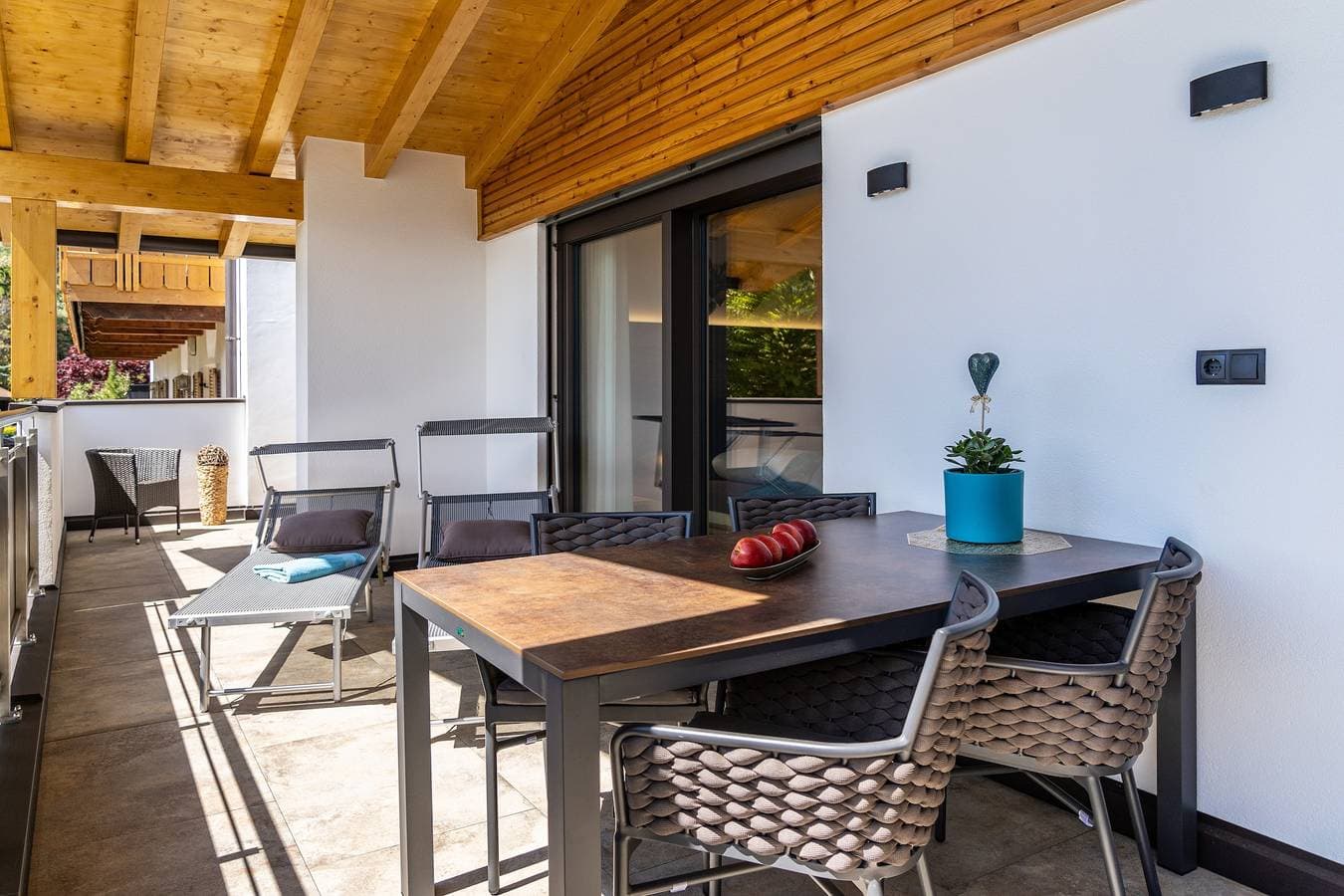 Foto 5 von 42: Chalet "Apfel Feld-Hof" mit Whirlpool, Salzwasser Pool und Terrasse