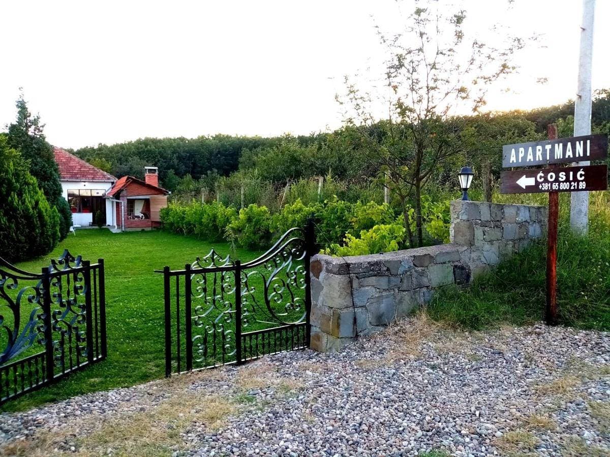 Foto 4 von 49: Ferienwohnung für 6 Personen mit Garten