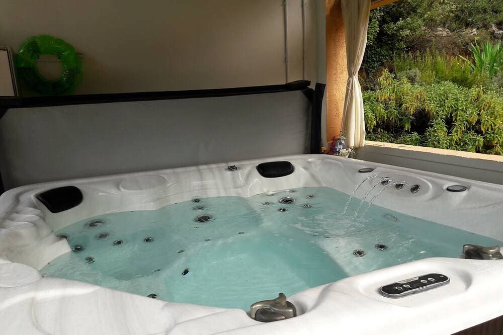 Foto 8 von 9: Ferienhaus mit Spa (Jacuzzi) \"Les Oiseaux\"
