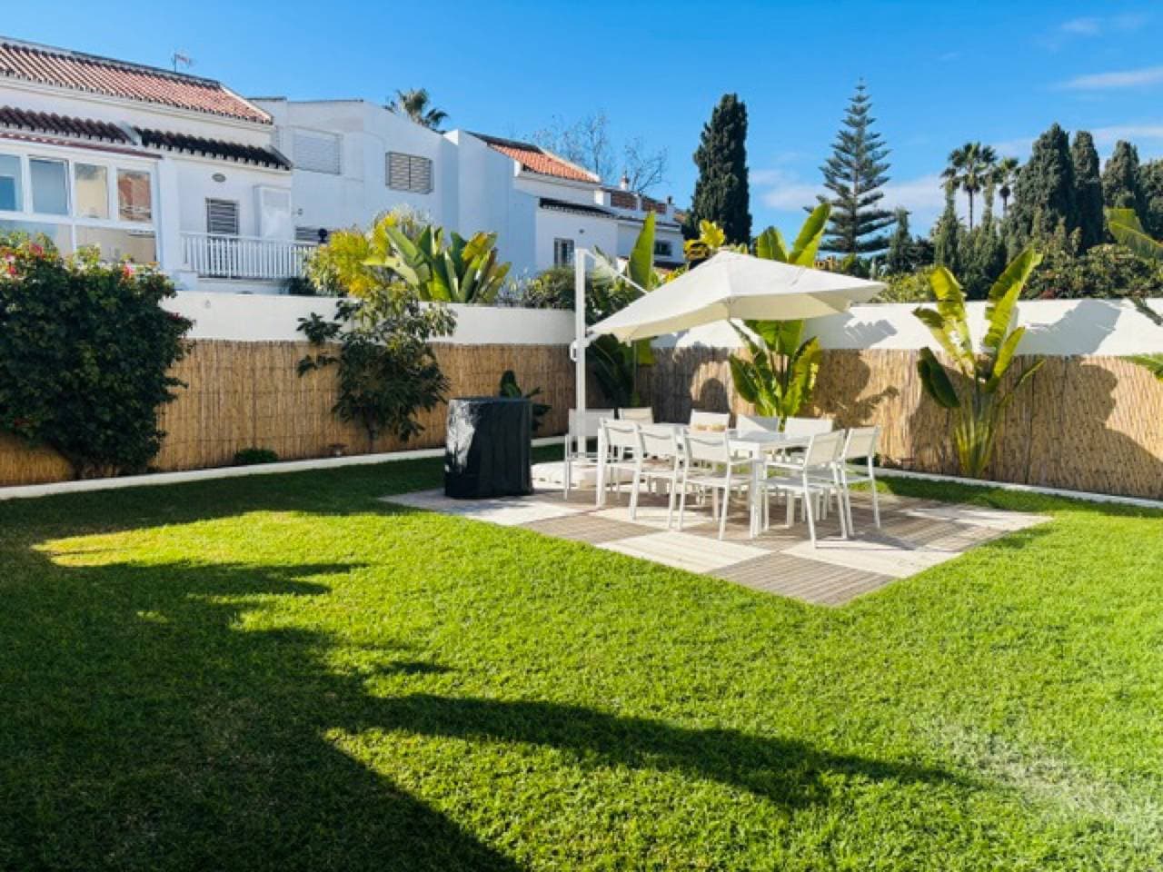 Foto 2 von 45: Ferienhaus 'Luxuriöses und Modernes Familienhaus' mit Privater Terrasse, WLAN und Klimaanlage