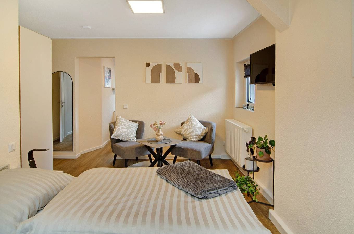 Foto 2 von 28: Wohnung 2 Birkenwald mit Gemeinschaftsterrasse, Gemeinschaftsgarten und WLAN