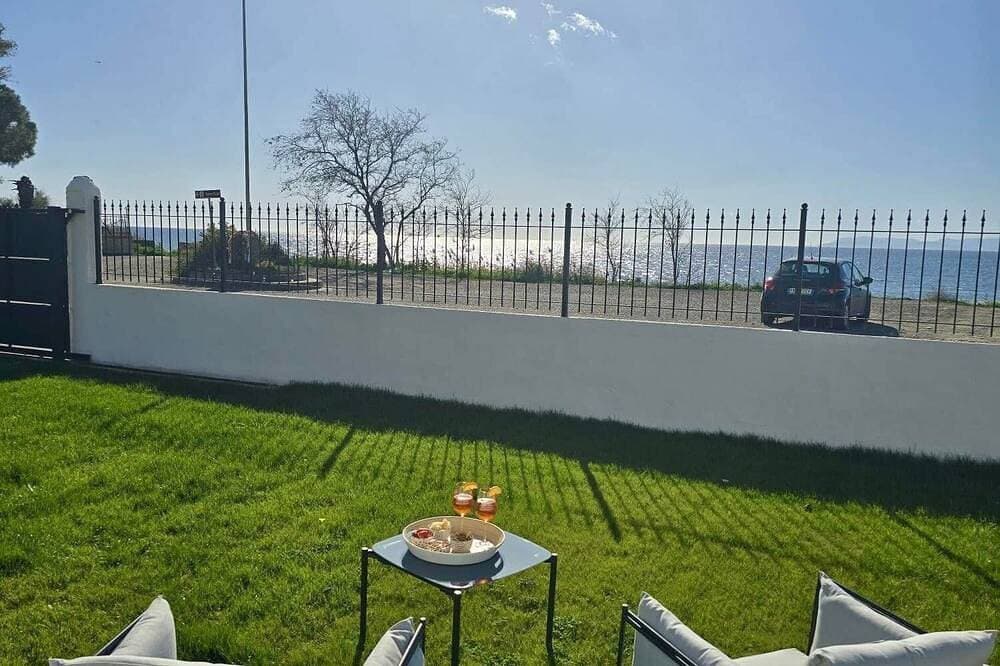 Foto 11 von 18: Executive Suite in Seafront Luxury Villa