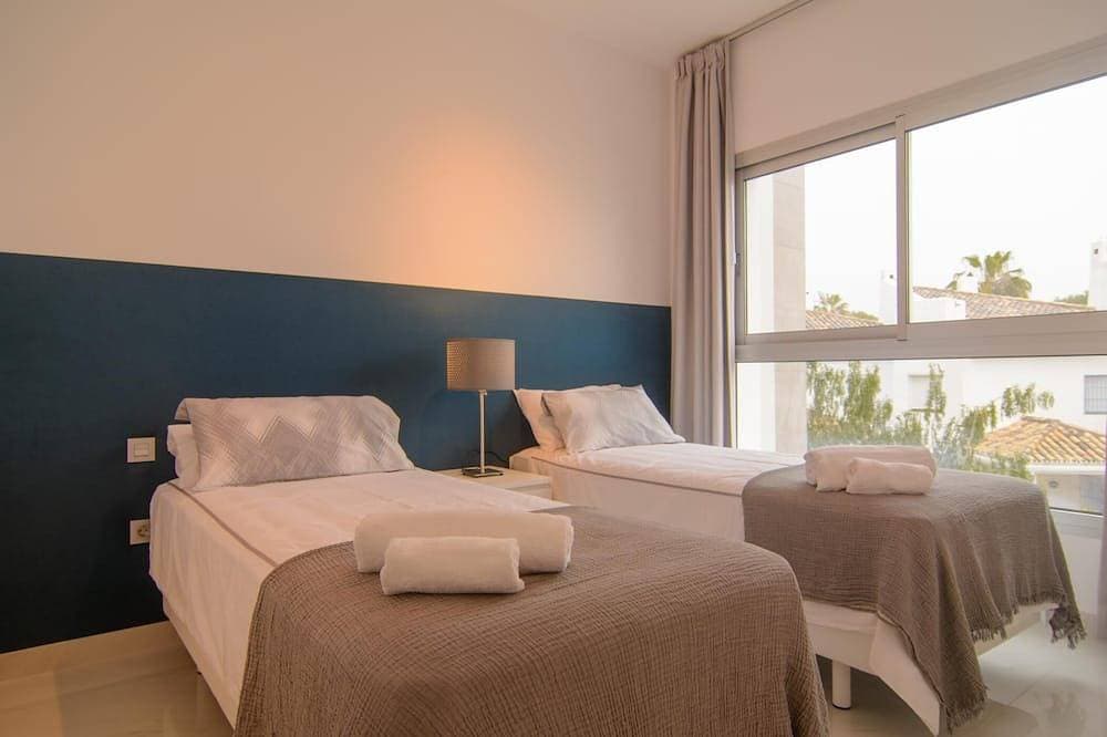 Foto 5 von 30: Luxus-Design-Apartment 3 Schlafzimmer, Terrasse & Pool nahe Strand