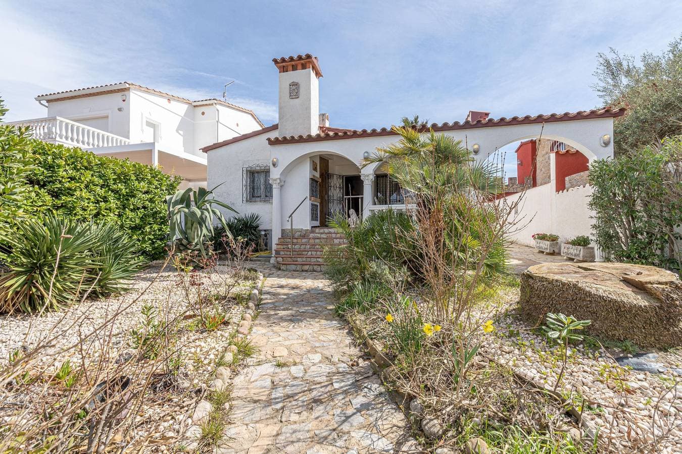 Foto 4 von 41: Moderne Villa mit zwei Schlafzimmern und 12,5m Liegeplatz im Ebro-Sektor