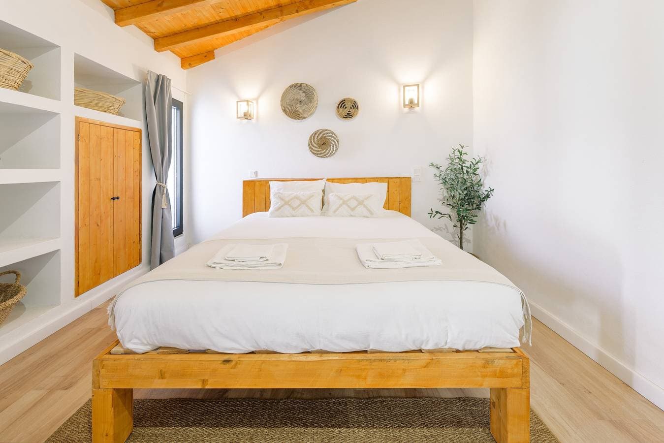 Foto 10 von 43: Ferienhaus 'Esteva Country House' mit Bergblick, WLAN und Klimaanlage