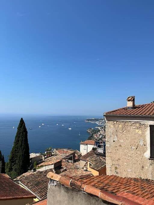 Appartement vue mer au cœur du vieux village 1