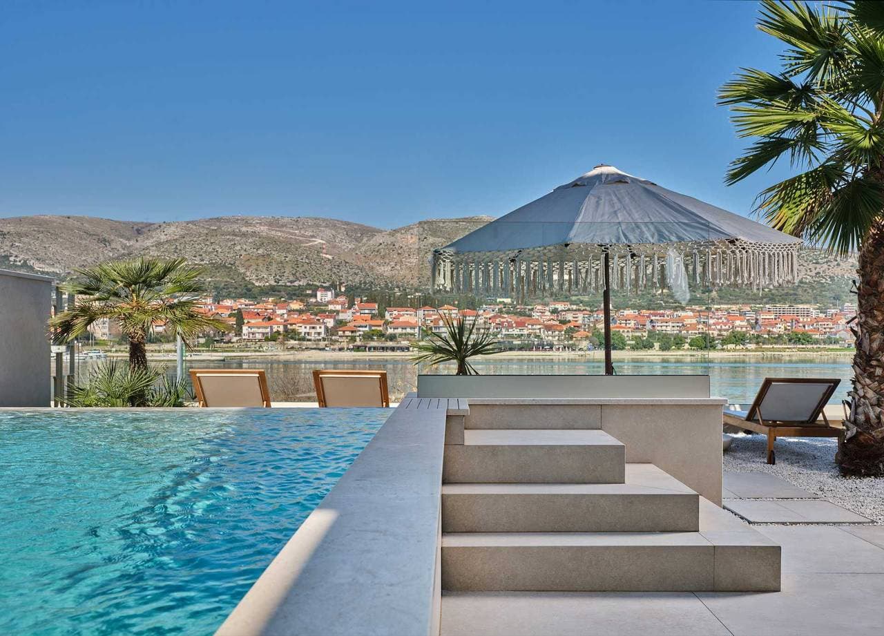Luxusvilla Lunea mit Pool VI 1