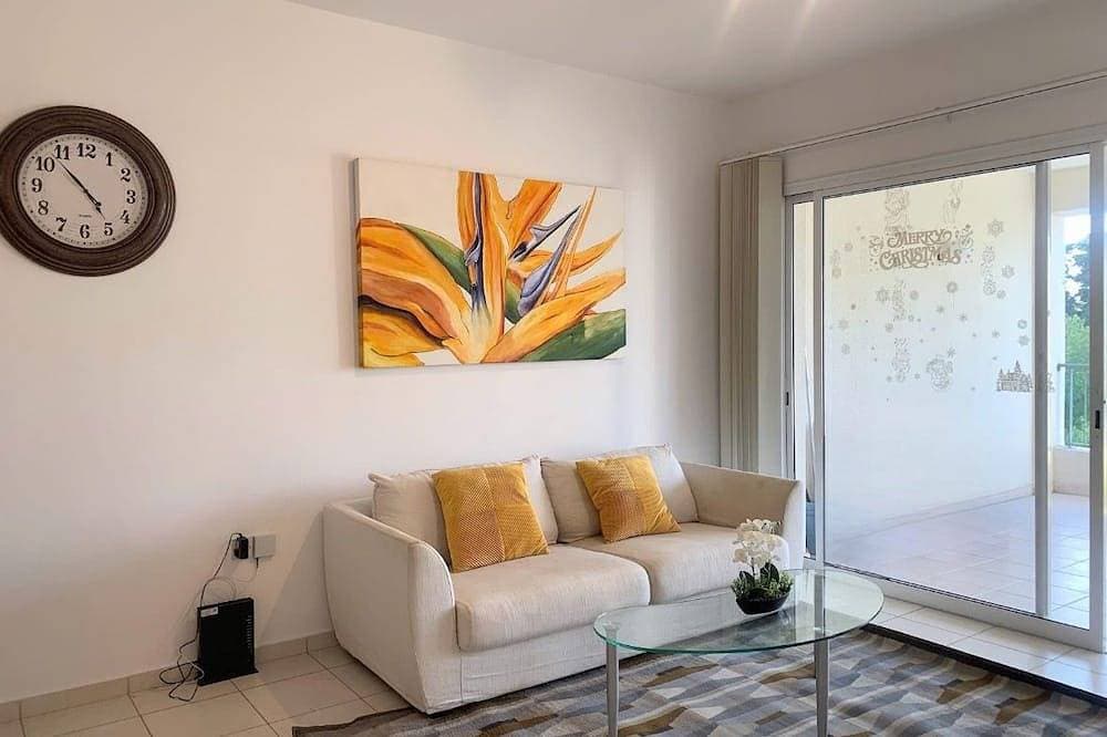 Foto 12 von 27: 2Br apartment w Large Balcony-Pool-Parking-Work friendly-Paphos Central