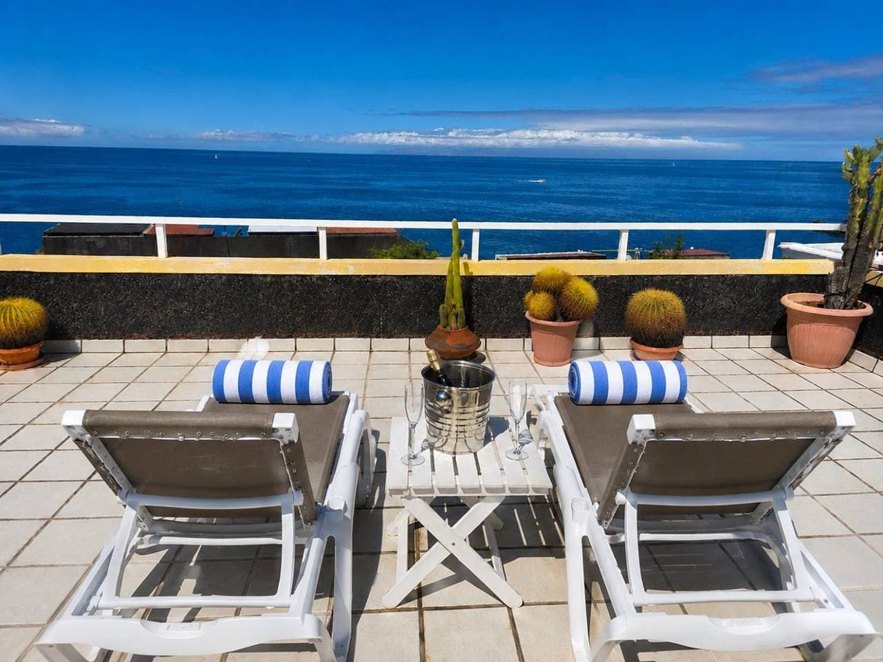 Apartment mit Terrasse und Meerblick in Playa de la Arena 1