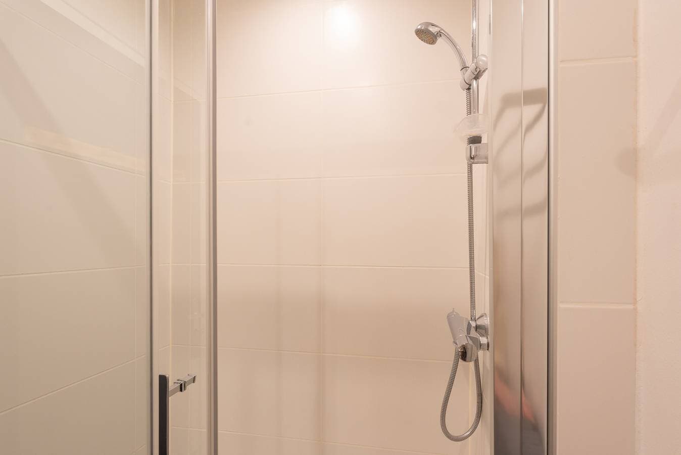 Foto 11 von 19: Gemütliches Studio Bastan in Bagnères – renoviert, Balkon, ultraschnelles WLAN, nahe Thermen