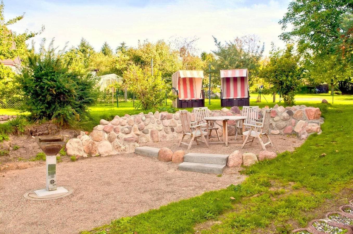 Foto 4 von 19: Ruhige Lage und mit Gartennutzung, nah am Meer - Höftresidenz FeWo 25