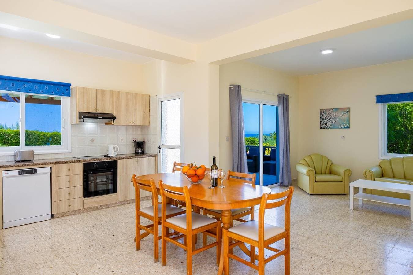 Foto 11 von 33: Villa für 4 Personen mit Balkon
