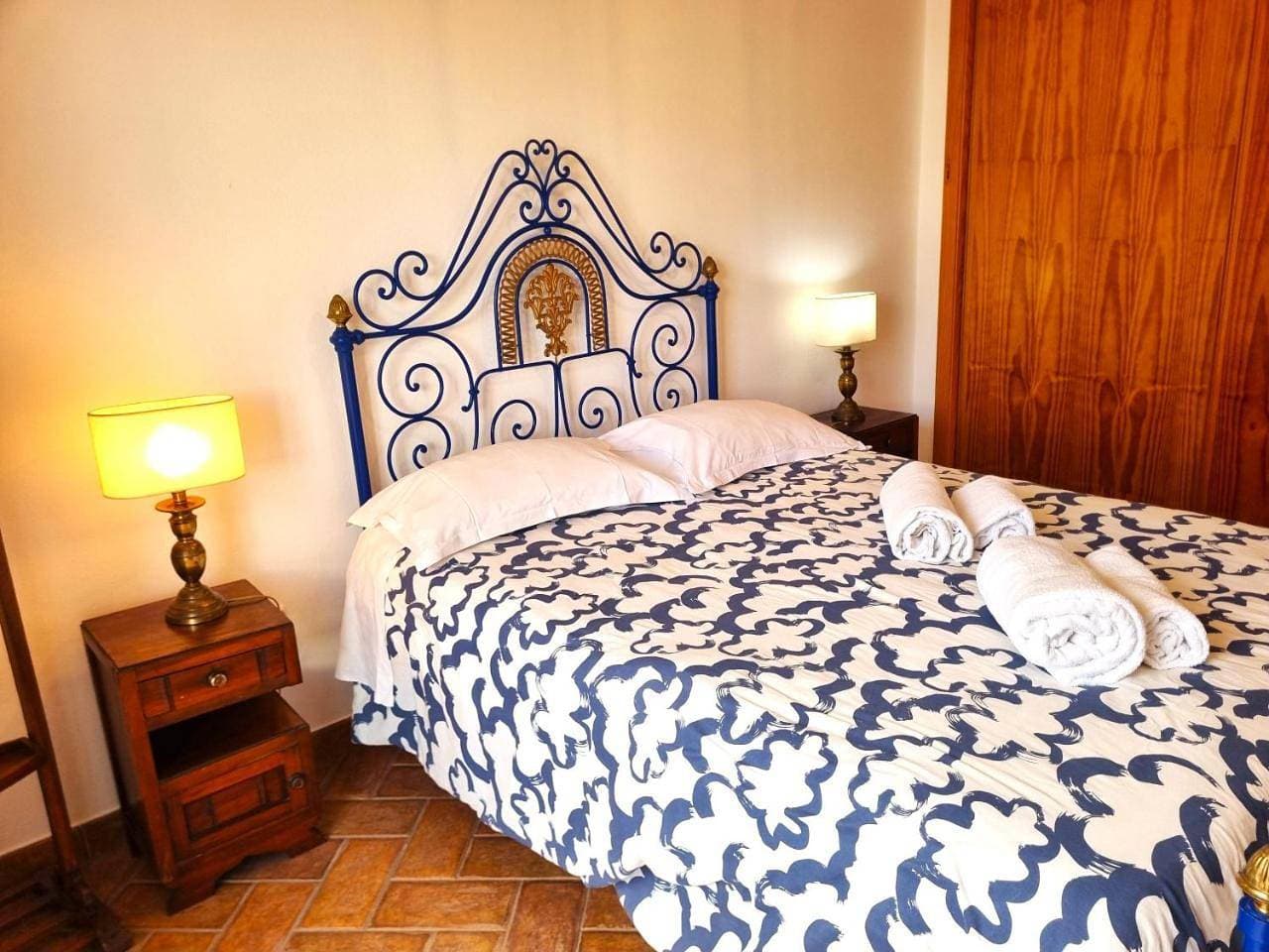 Foto 6 von 16: Standard Double Room with Shared Bathroom