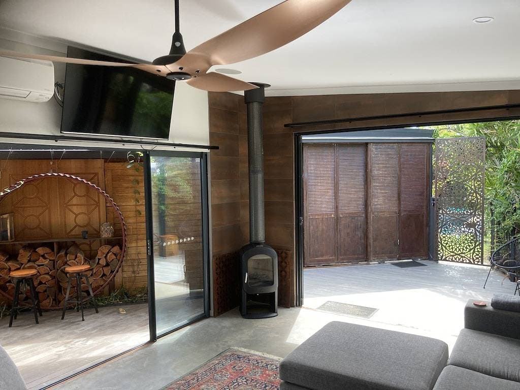 Foto 4 von 31: Thespaceperth- the funkiest bali style villa in Perth