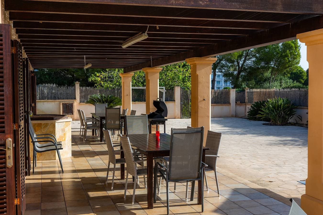 Foto 6 von 37: Villa Can Tosam Meiga mit WLAN, Pool, Terrassen und Balkon